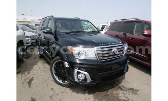Acheter Import Voiture Toyota Land Cruiser Noir à Import - Dubai, Namibie Acheter Import Voiture Toyota Land Cruiser Noir à Import - Dubai, Namibie
