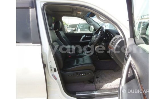 Buy Import Toyota Land Cruiser White Car in Import - Dubai in Namibia Buy Import Toyota Land Cruiser White Car in Import - Dubai in Namibia