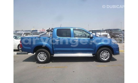 Acheter Import Voiture Toyota Hilux Bleu à Import - Dubai, Namibie Acheter Import Voiture Toyota Hilux Bleu à Import - Dubai, Namibie