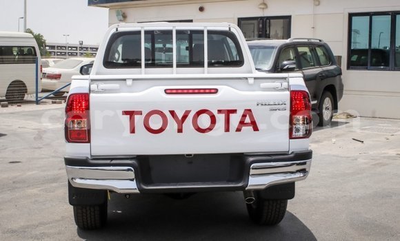 Acheter Import Voiture Toyota Hilux Blanc à Import - Dubai, Namibie Acheter Import Voiture Toyota Hilux Blanc à Import - Dubai, Namibie