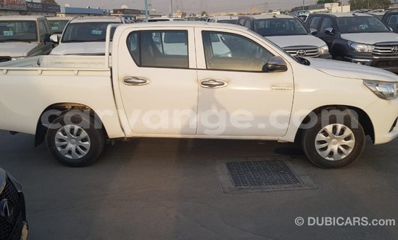 Acheter Import Voiture Toyota Hilux Blanc à Import - Dubai, Namibie Acheter Import Voiture Toyota Hilux Blanc à Import - Dubai, Namibie