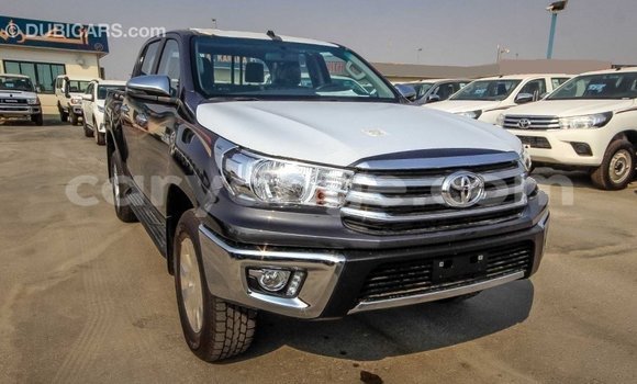 Acheter Import Voiture Toyota Hilux Noir à Import - Dubai, Namibie Acheter Import Voiture Toyota Hilux Noir à Import - Dubai, Namibie