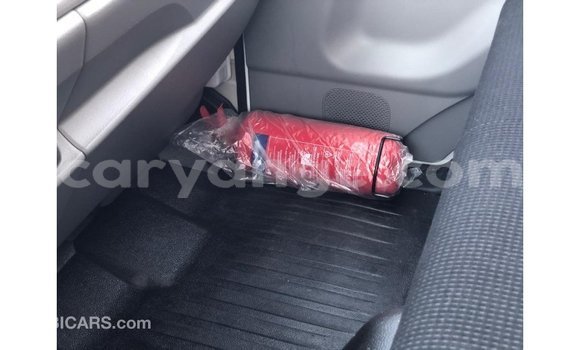 Acheter Import Voiture Mitsubishi Carisma Blanc à Import - Dubai, Namibie Acheter Import Voiture Mitsubishi Carisma Blanc à Import - Dubai, Namibie