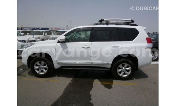Acheter Import Voiture Toyota Prado Blanc à Import - Dubai, Namibie Acheter Import Voiture Toyota Prado Blanc à Import - Dubai, Namibie