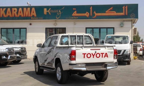 Acheter Import Voiture Toyota Hilux Blanc à Import - Dubai, Namibie Acheter Import Voiture Toyota Hilux Blanc à Import - Dubai, Namibie