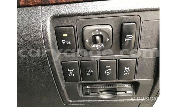 Acheter Import Voiture Toyota Land Cruiser Blanc à Import - Dubai, Namibie Acheter Import Voiture Toyota Land Cruiser Blanc à Import - Dubai, Namibie