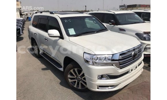 Acheter Import Voiture Toyota Land Cruiser Blanc à Import - Dubai, Namibie Acheter Import Voiture Toyota Land Cruiser Blanc à Import - Dubai, Namibie