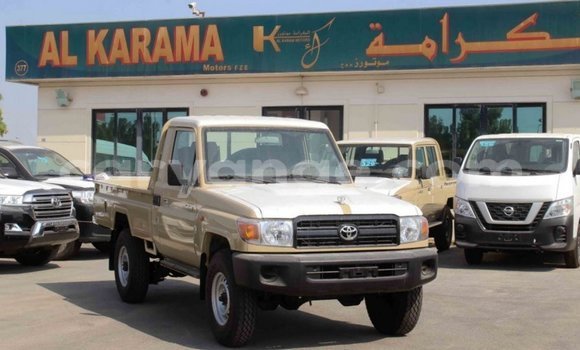 Acheter Import Voiture Toyota Land Cruiser Beige à Import - Dubai, Namibie Acheter Import Voiture Toyota Land Cruiser Beige à Import - Dubai, Namibie