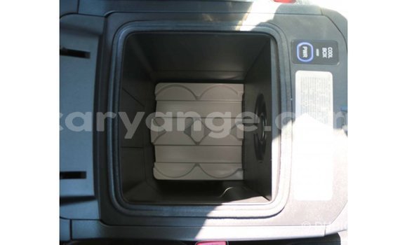 Acheter Import Voiture Toyota Prado Blanc à Import - Dubai, Namibie Acheter Import Voiture Toyota Prado Blanc à Import - Dubai, Namibie