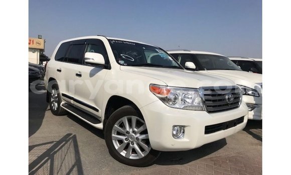 Acheter Import Voiture Toyota Land Cruiser Blanc à Import - Dubai, Namibie Acheter Import Voiture Toyota Land Cruiser Blanc à Import - Dubai, Namibie
