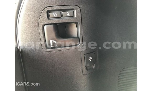 Acheter Import Voiture Toyota Land Cruiser Blanc à Import - Dubai, Namibie Acheter Import Voiture Toyota Land Cruiser Blanc à Import - Dubai, Namibie