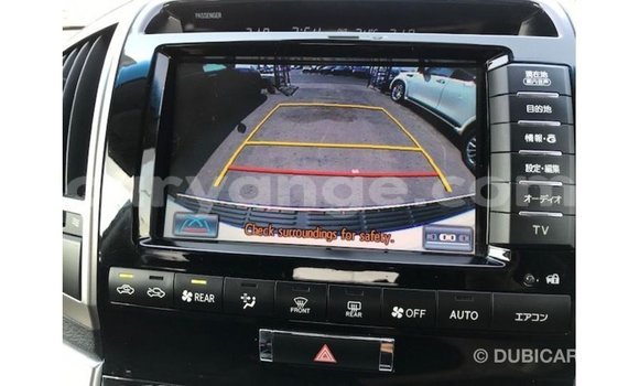 Acheter Import Voiture Toyota Land Cruiser Blanc à Import - Dubai, Namibie Acheter Import Voiture Toyota Land Cruiser Blanc à Import - Dubai, Namibie