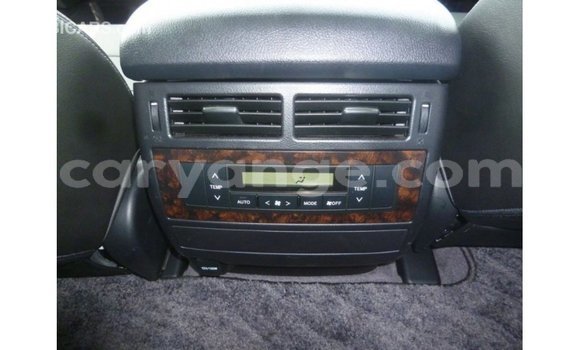 Acheter Import Voiture Toyota Land Cruiser Noir à Import - Dubai, Namibie Acheter Import Voiture Toyota Land Cruiser Noir à Import - Dubai, Namibie