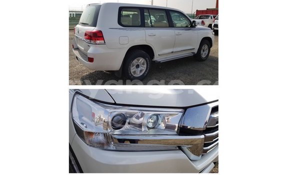 Acheter Import Voiture Toyota Land Cruiser Blanc à Import - Dubai, Namibie Acheter Import Voiture Toyota Land Cruiser Blanc à Import - Dubai, Namibie