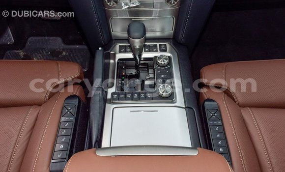 Acheter Import Voiture Toyota Land Cruiser Noir à Import - Dubai, Namibie Acheter Import Voiture Toyota Land Cruiser Noir à Import - Dubai, Namibie