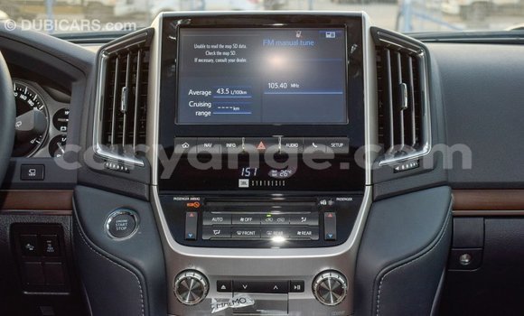 Acheter Import Voiture Toyota Land Cruiser Noir à Import - Dubai, Namibie Acheter Import Voiture Toyota Land Cruiser Noir à Import - Dubai, Namibie