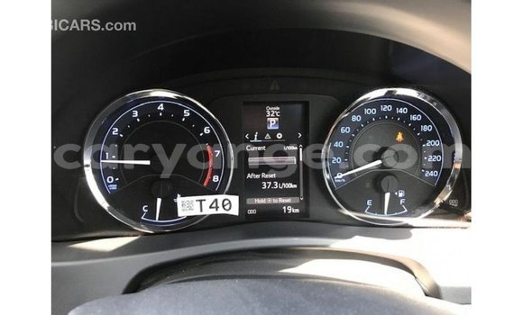 Acheter Import Voiture Toyota Corolla Blanc à Import - Dubai, Namibie Acheter Import Voiture Toyota Corolla Blanc à Import - Dubai, Namibie