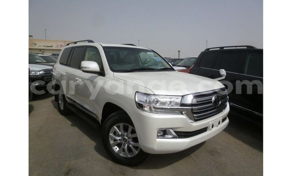 Acheter Import Voiture Toyota Land Cruiser Blanc à Import - Dubai, Namibie Acheter Import Voiture Toyota Land Cruiser Blanc à Import - Dubai, Namibie