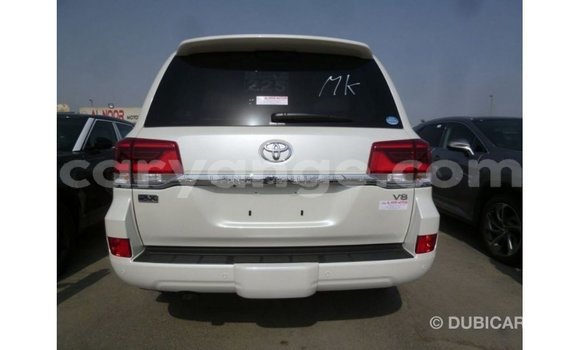 Acheter Import Voiture Toyota Land Cruiser Blanc à Import - Dubai, Namibie Acheter Import Voiture Toyota Land Cruiser Blanc à Import - Dubai, Namibie