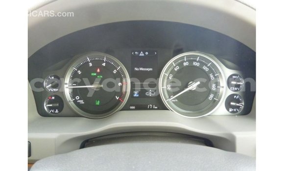 Acheter Import Voiture Toyota Land Cruiser Blanc à Import - Dubai, Namibie Acheter Import Voiture Toyota Land Cruiser Blanc à Import - Dubai, Namibie