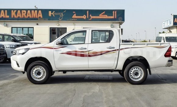 Acheter Import Voiture Toyota Hilux Blanc à Import - Dubai, Namibie Acheter Import Voiture Toyota Hilux Blanc à Import - Dubai, Namibie