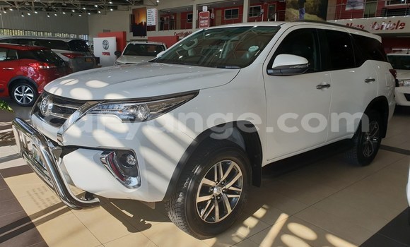 Buy Used Toyota Fortuner White Car in Kuisebmond in Erongo Buy Used Toyota Fortuner White Car in Kuisebmond in Erongo