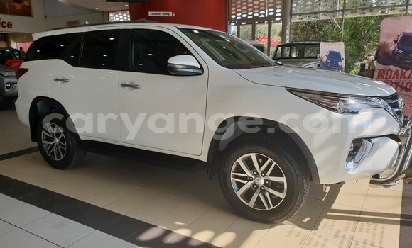 Buy Used Toyota Fortuner White Car in Kuisebmond in Erongo Buy Used Toyota Fortuner White Car in Kuisebmond in Erongo