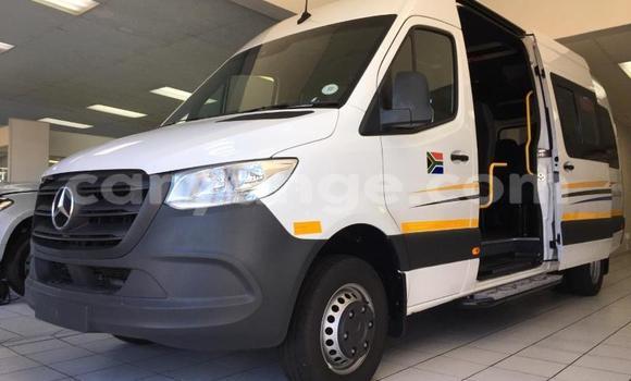 Buy Used Mercedes‒Benz Sprinter White Truck in Henties Bay in Erongo Buy Used Mercedes‒Benz Sprinter White Truck in Henties Bay in Erongo