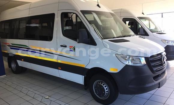 Buy Used Mercedes‒Benz Sprinter White Truck in Henties Bay in Erongo Buy Used Mercedes‒Benz Sprinter White Truck in Henties Bay in Erongo