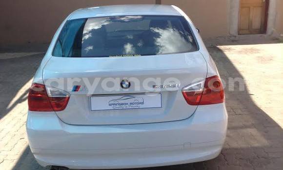Acheter Occasion Voiture BMW 3–Series Blanc à Windhoek, Namibie Acheter Occasion Voiture BMW 3–Series Blanc à Windhoek, Namibie