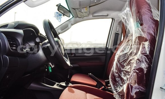 Acheter Import Voiture Toyota Hilux Blanc à Import - Dubai, Namibie Acheter Import Voiture Toyota Hilux Blanc à Import - Dubai, Namibie