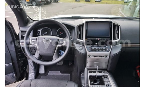 Acheter Import Voiture Toyota Land Cruiser Noir à Import - Dubai, Namibie Acheter Import Voiture Toyota Land Cruiser Noir à Import - Dubai, Namibie