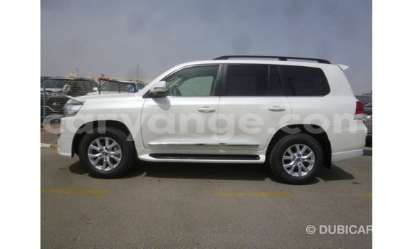 Acheter Import Voiture Toyota Land Cruiser Blanc à Import - Dubai, Namibie Acheter Import Voiture Toyota Land Cruiser Blanc à Import - Dubai, Namibie