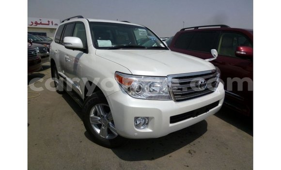 Acheter Import Voiture Toyota Land Cruiser Blanc à Import - Dubai, Namibie Acheter Import Voiture Toyota Land Cruiser Blanc à Import - Dubai, Namibie