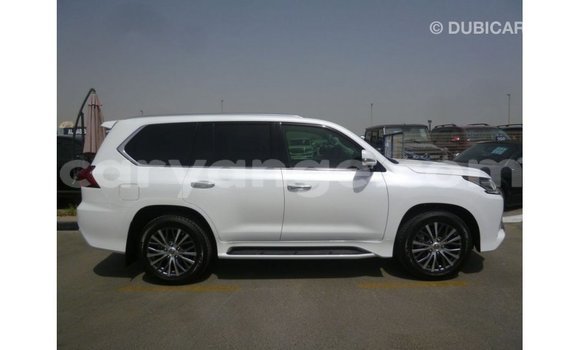 Acheter Import Voiture Lexus LX Blanc à Import - Dubai, Namibie Acheter Import Voiture Lexus LX Blanc à Import - Dubai, Namibie
