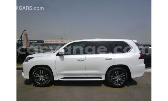 Acheter Import Voiture Lexus LX Blanc à Import - Dubai, Namibie Acheter Import Voiture Lexus LX Blanc à Import - Dubai, Namibie