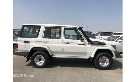 Acheter Import Voiture Toyota Land Cruiser Blanc à Import - Dubai, Namibie Acheter Import Voiture Toyota Land Cruiser Blanc à Import - Dubai, Namibie
