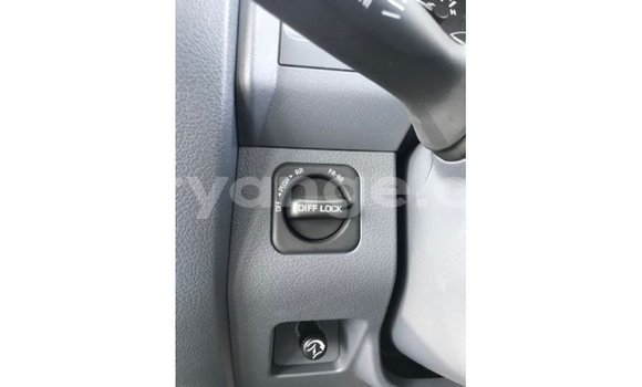 Acheter Import Voiture Toyota Land Cruiser Blanc à Import - Dubai, Namibie Acheter Import Voiture Toyota Land Cruiser Blanc à Import - Dubai, Namibie