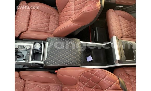 Acheter Import Voiture Toyota Land Cruiser Noir à Import - Dubai, Namibie Acheter Import Voiture Toyota Land Cruiser Noir à Import - Dubai, Namibie