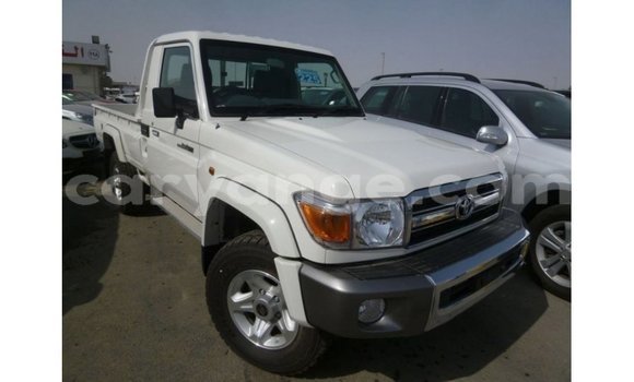 Acheter Import Voiture Toyota Land Cruiser Blanc à Import - Dubai, Namibie Acheter Import Voiture Toyota Land Cruiser Blanc à Import - Dubai, Namibie