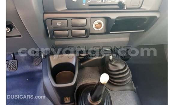 Acheter Import Voiture Toyota Land Cruiser Blanc à Import - Dubai, Namibie Acheter Import Voiture Toyota Land Cruiser Blanc à Import - Dubai, Namibie