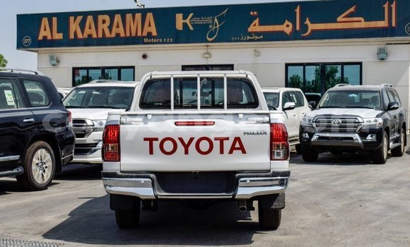 Acheter Import Voiture Toyota Hilux Blanc à Import - Dubai, Namibie Acheter Import Voiture Toyota Hilux Blanc à Import - Dubai, Namibie
