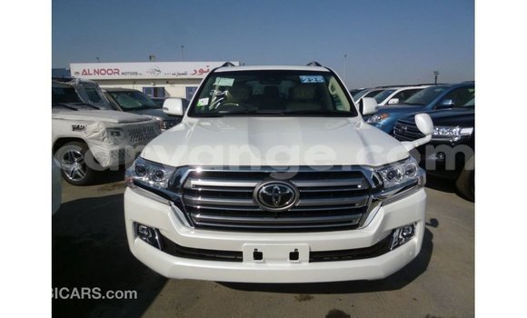 Acheter Import Voiture Toyota Land Cruiser Blanc à Import - Dubai, Namibie Acheter Import Voiture Toyota Land Cruiser Blanc à Import - Dubai, Namibie