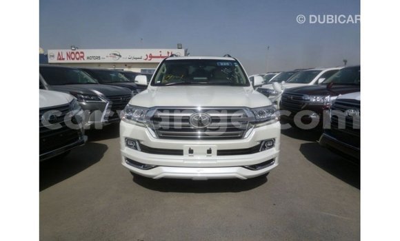 Acheter Import Voiture Toyota Land Cruiser Blanc à Import - Dubai, Namibie Acheter Import Voiture Toyota Land Cruiser Blanc à Import - Dubai, Namibie