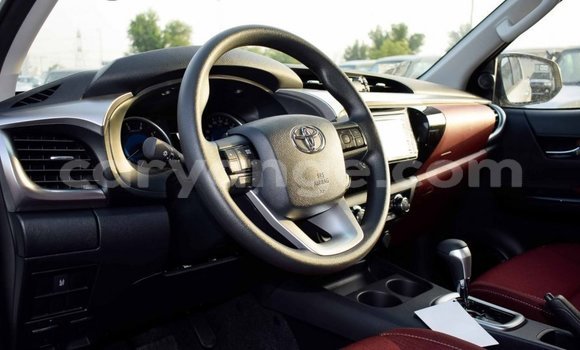 Acheter Import Voiture Toyota Hilux Blanc à Import - Dubai, Namibie Acheter Import Voiture Toyota Hilux Blanc à Import - Dubai, Namibie