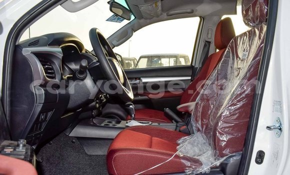 Acheter Import Voiture Toyota Hilux Blanc à Import - Dubai, Namibie Acheter Import Voiture Toyota Hilux Blanc à Import - Dubai, Namibie