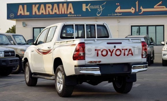 Acheter Import Voiture Toyota Hilux Blanc à Import - Dubai, Namibie Acheter Import Voiture Toyota Hilux Blanc à Import - Dubai, Namibie