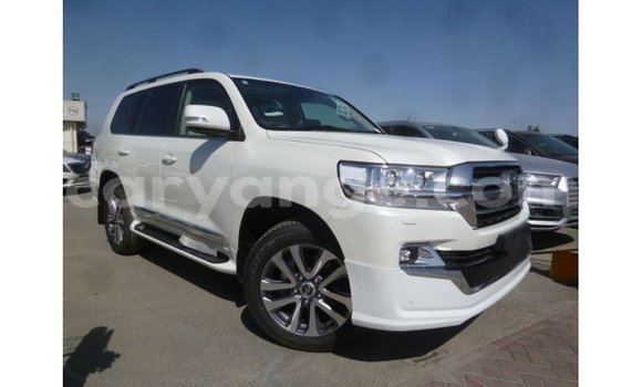 Acheter Import Voiture Toyota Land Cruiser Blanc à Import - Dubai, Namibie Acheter Import Voiture Toyota Land Cruiser Blanc à Import - Dubai, Namibie