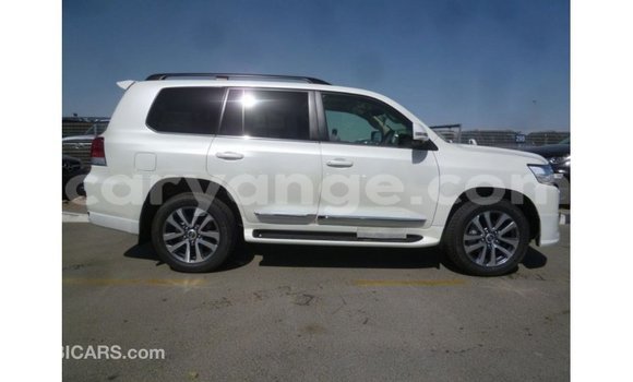 Acheter Import Voiture Toyota Land Cruiser Blanc à Import - Dubai, Namibie Acheter Import Voiture Toyota Land Cruiser Blanc à Import - Dubai, Namibie