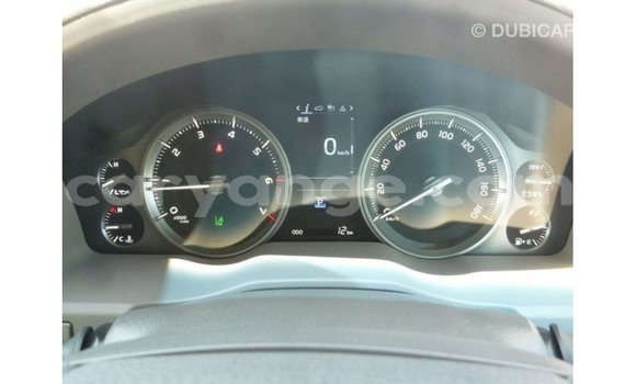 Acheter Import Voiture Toyota Land Cruiser Blanc à Import - Dubai, Namibie Acheter Import Voiture Toyota Land Cruiser Blanc à Import - Dubai, Namibie